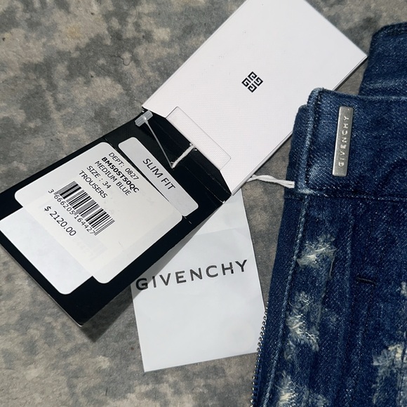 GIVENCHY Jeans. Brand New. Never Worn. - Picture 9 of 12
